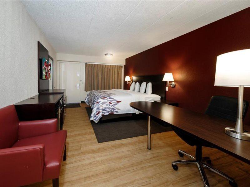 Red Roof Inn Lansing East - Msu Екстериор снимка