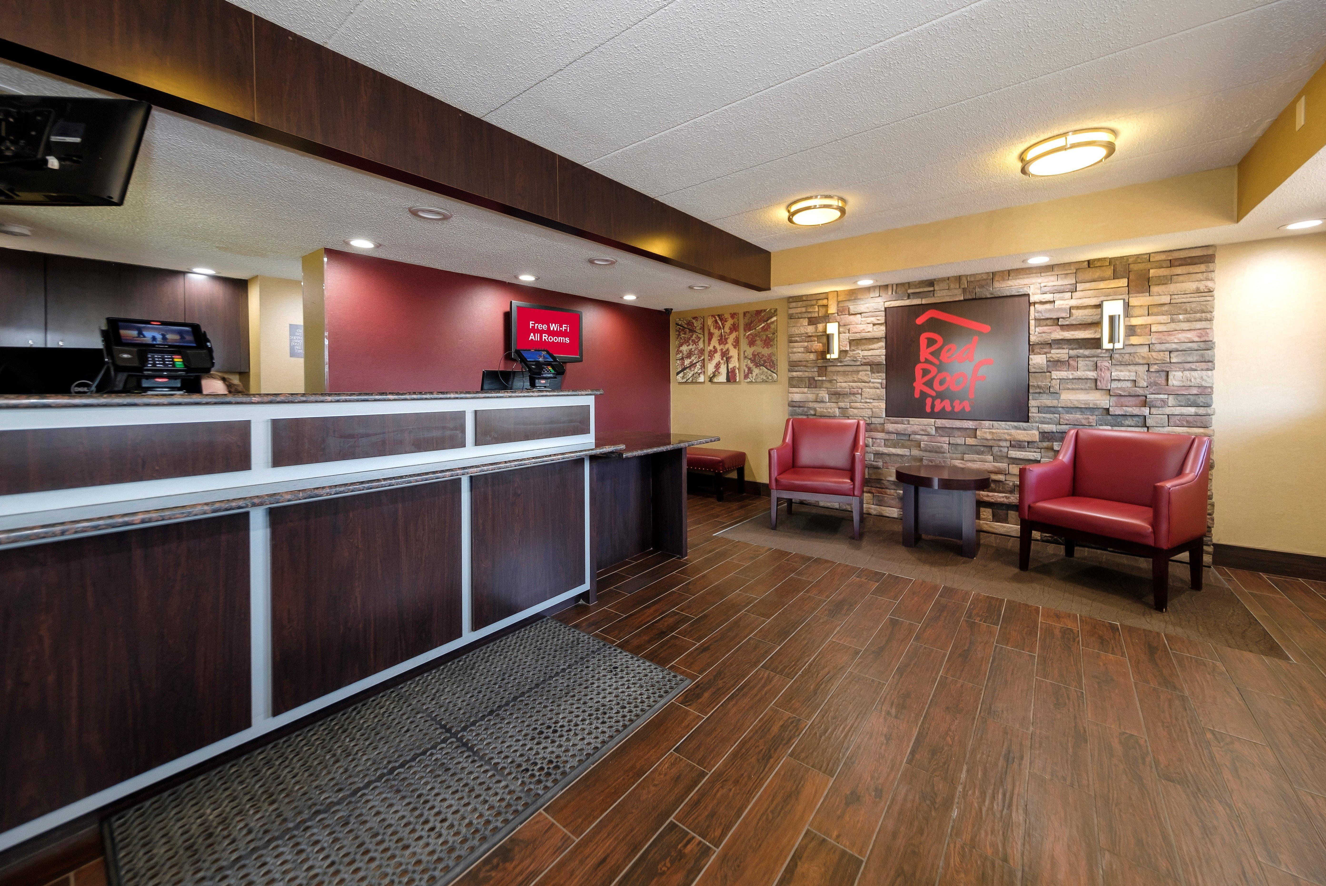 Red Roof Inn Lansing East - Msu Екстериор снимка