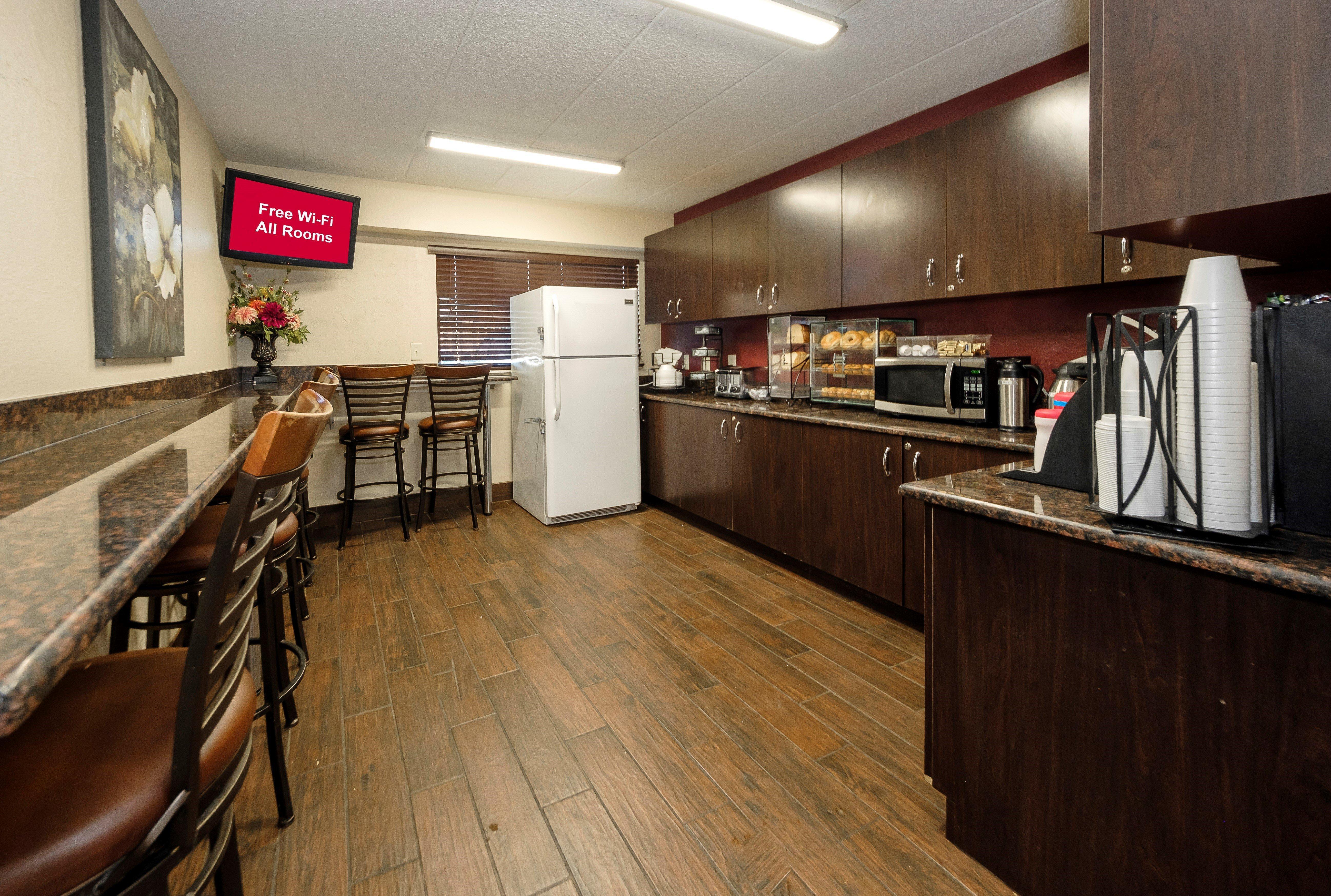 Red Roof Inn Lansing East - Msu Екстериор снимка